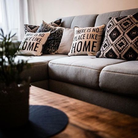 Art Downtown Alecsandri St Luxury Apartment Oradea Exterior foto