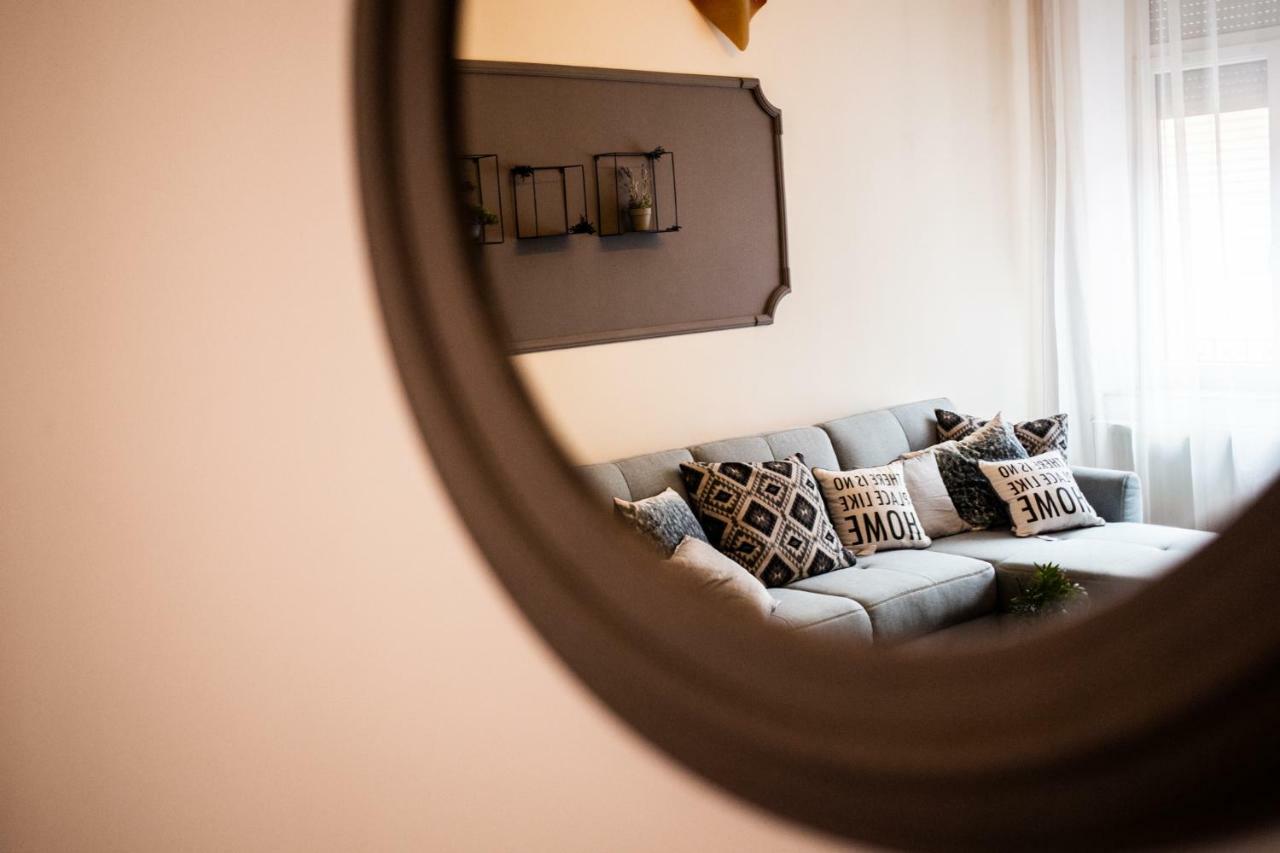 Art Downtown Alecsandri St Luxury Apartment Oradea Exterior foto